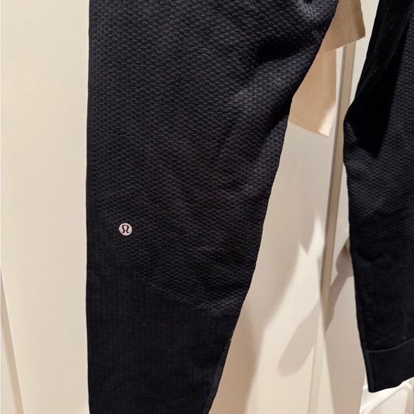 Lululemon pants - Picture 6 of 6